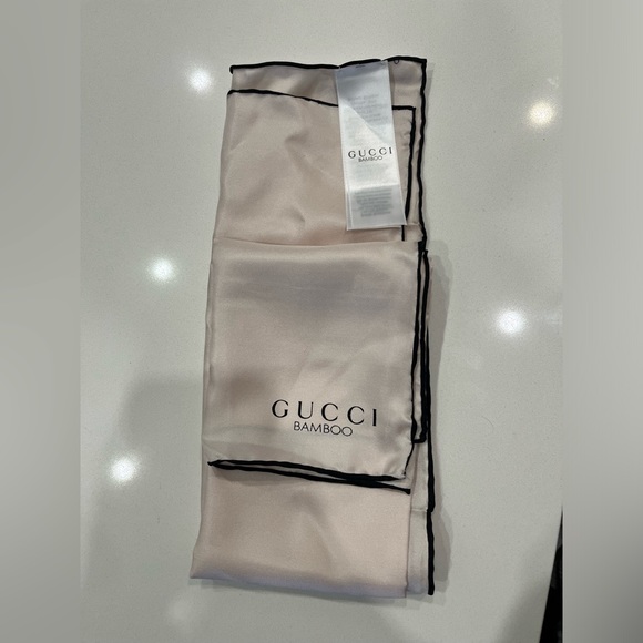 ORIGINAL GUCCI brand new silk bamboo scarf - Picture 2 of 3